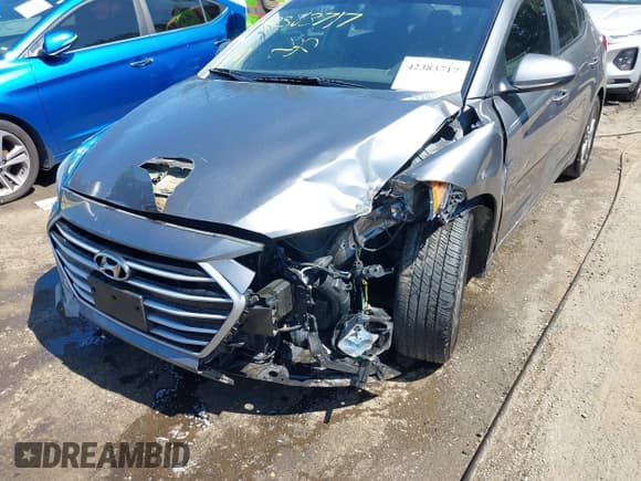 ✅ 2018 Hyundai Elantra Limited • VIN: 5NPD84LF9JH319256 • Lot: 42383717. Listed on IAAI with 84,393 mi. Free auction sales archive from the USA and detailed vehicle history report at DreamBid. Image 6.