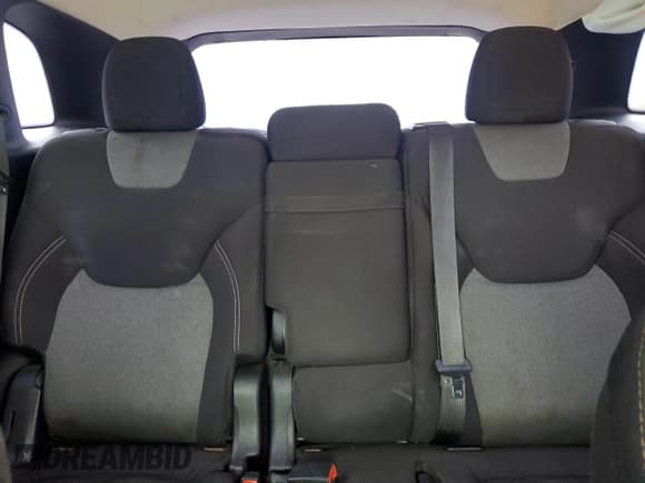 ✅ 2014 Jeep Cherokee Sport • VIN: 1C4PJLAB4EW112446 • Lot: 70829215. Wystawiony na Copart z przebiegiem 158 200 mil. Bezpłatny archiwum sprzedaży aukcyjnych z USA i szczegółowy raport historii pojazdu na DreamBid. Zdjęcie 10.