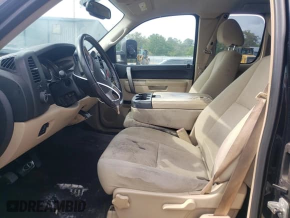 ✅ 2010 Chevrolet Silverado 1500 • VIN: 1GCSCSE22AZ200803 • Lot: 40632274. Wystawiony na Copart z przebiegiem 140 345 mil. Bezpłatny archiwum sprzedaży aukcyjnych z USA i szczegółowy raport historii pojazdu na DreamBid. Zdjęcie 7.