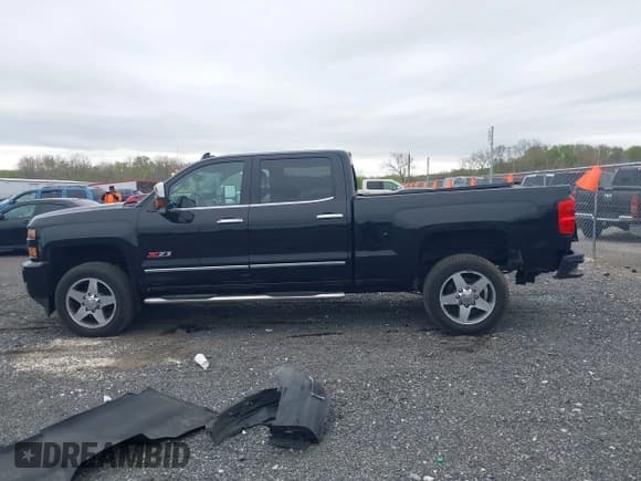 ✅ 2016 Chevrolet Silverado 2500HD LTZ • VIN: 1GC1KWE82GF276364 • Lot: 42084848. Listed on IAAI with 138,502 mi. Free auction sales archive from the USA and detailed vehicle history report at DreamBid. Image 15.