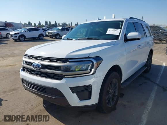 ✅ 2024 Ford Expedition XLT • VIN: 1FMJU1H82REA85251 • Lot: 43566541. Listed on IAAI with 9,644 mi. Free auction sales archive from the USA and detailed vehicle history report at DreamBid. Image 2.