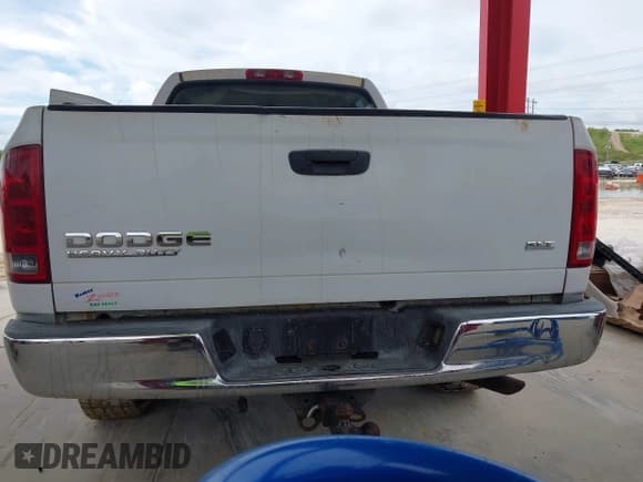 ✅ 2004 Dodge 2500 ST • VIN: 3D7KA28DX4G173895 • Lot: 43167109. Wystawiony na IAAI z przebiegiem 313 303 mil. Bezpłatny archiwum sprzedaży aukcyjnych z USA i szczegółowy raport historii pojazdu na DreamBid. Zdjęcie 6.