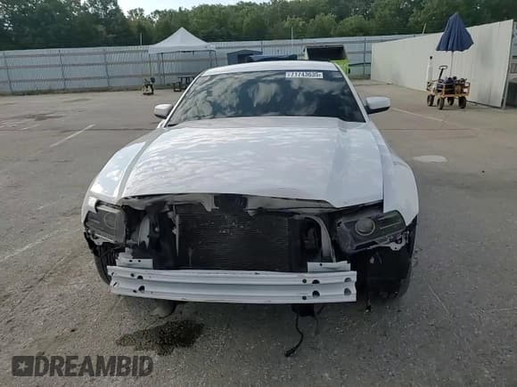 ✅ 2014 Ford Mustang V6 • VIN: 1ZVBP8AM1E5287148 • Лот: 71743635. Опубликован ранее на Copart с пробегом 87 814 миль. Бесплатный доступ к архиву аукционных продаж из США и подробный отчёт об истории автомобиля на DreamBid. Изображение 14.