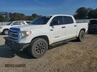 ✅ 2017 Toyota Tundra SR5 • VIN: 5TFDW5F14HX673499 • Лот: 91725345. Опубликован ранее на Copart с пробегом 196 852 миль. Бесплатный доступ к архиву аукционных продаж из США и подробный отчёт об истории автомобиля на DreamBid. Изображение 1.