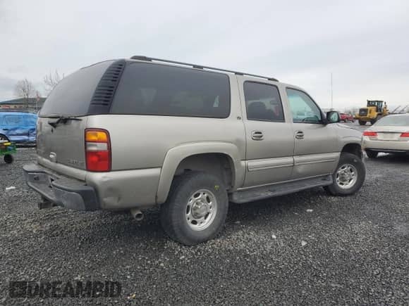 ✅ 2003 Chevrolet Suburban LT • VIN: 3GNGC26G33G246442 • Лот: 85146494. Опубликован ранее на Copart с пробегом Не указан. Бесплатный доступ к архиву аукционных продаж из США и подробный отчёт об истории автомобиля на DreamBid. Изображение 3.