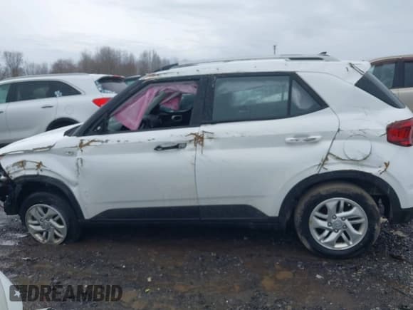 ✅ 2020 Hyundai Venue SEL • VIN: KMHRC8A32LU047674 • Lot: 41678239. Listed on IAAI with 56,061 mi. Free auction sales archive from the USA and detailed vehicle history report at DreamBid. Image 14.