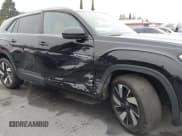 ✅ 2024 Volkswagen Atlas SE • VIN: 1V2WE2CA2RC226112 • Lot: 43300957. Wystawiony na IAAI z przebiegiem 29 026 mil. Bezpłatny archiwum sprzedaży aukcyjnych z USA i szczegółowy raport historii pojazdu na DreamBid. Zdjęcie 6.