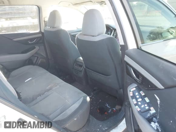 ✅ 2020 Subaru Outback Premium • VIN: 4S4BTACC2L3104807 • Lot: 43507737. Listed on IAAI with 251,944 mi. Free auction sales archive from the USA and detailed vehicle history report at DreamBid. Image 8.