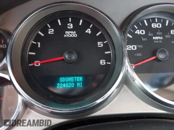 ✅ 2011 Chevrolet Silverado 2500HD Work Truck • VIN: 1GC0CVCG2BF214047 • Lot: 41410653. Wystawiony na IAAI z przebiegiem 224 820 mil. Bezpłatny archiwum sprzedaży aukcyjnych z USA i szczegółowy raport historii pojazdu na DreamBid. Zdjęcie 7.