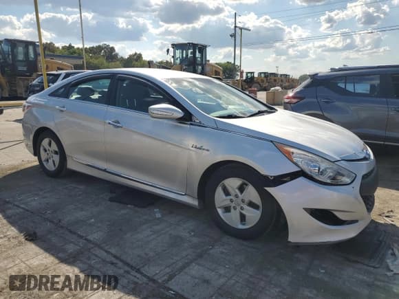 ✅ 2012 Hyundai Sonata Hybrid • VIN: KMHEC4A41CA055184 • Lot: 70484464. Listed on Copart with 152,983 mi. Free auction sales archive from the USA and detailed vehicle history report at DreamBid. Image 4.