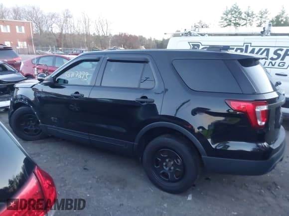 ✅ 2017 Ford Police Interceptor Utility • VIN: 1FM5K8AR4HGD92121 • Лот: 43717273. Опубликован ранее на IAAI с пробегом 79 393 миль. Бесплатный доступ к архиву аукционных продаж из США и подробный отчёт об истории автомобиля на DreamBid. Изображение 14.