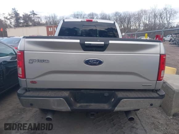 ✅ 2015 Ford F-150 XLT • VIN: 1FTFX1EF8FFC65652 • Lot: 41263630. Wystawiony na IAAI z przebiegiem Nie podano. Bezpłatny archiwum sprzedaży aukcyjnych z USA i szczegółowy raport historii pojazdu na DreamBid. Zdjęcie 16.