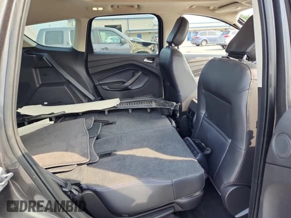✅ 2019 Ford Escape Titanium • VIN: 1FMCU9J94KUA84172 • Lot: 67718335. Listed on Copart with 92,829 mi. Free auction sales archive from the USA and detailed vehicle history report at DreamBid. Image 10.