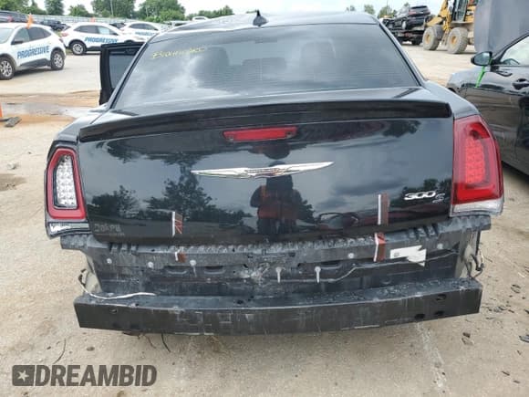 ✅ 2017 Chrysler 300 S • VIN: 2C3CCABG1HH553806 • Lot: 61941314. Listed on Copart with 113,499 mi. Free auction sales archive from the USA and detailed vehicle history report at DreamBid. Image 6.