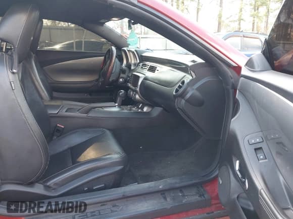 ✅ 2015 Chevrolet Camaro LT • VIN: 2G1FF3D37F9275788 • Lot: 41109936. Wystawiony na IAAI z przebiegiem 87 198 mil. Bezpłatny archiwum sprzedaży aukcyjnych z USA i szczegółowy raport historii pojazdu na DreamBid. Zdjęcie 5.