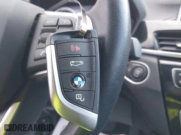 ✅ 2018 BMW X1 xDrive28i • VIN: WBXHT3C32J5L30876 • Lot: 43601112. Listed on IAAI with 27,972 mi. Free auction sales archive from the USA and detailed vehicle history report at DreamBid. Image 11.