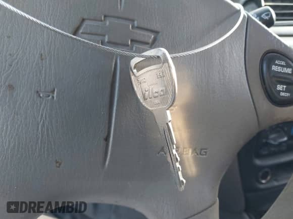 2001 Chevrolet Malibu z VIN 1G1ND52JX16218533, wystawiony jako IAAI lot #41242891 z przebiegiem 145 495 mil mil oraz . Historia ofert i sprzedaży dostępna na DreamBid. Obrazek 11.