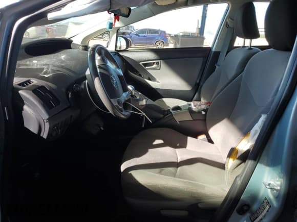 ✅ 2015 Toyota Prius Two • VIN: JTDKN3DU9F1935111 • Lot: 85426165. Listed on Copart with 139,908 mi. Free auction sales archive from the USA and detailed vehicle history report at DreamBid. Image 7.