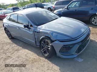 ✅ 2025 Hyundai Sonata N Line • VIN: KMHL54JC7SA455080 • Лот: 42791655. Размещён на IAAI с пробегом 8 332 миль миль. Получите бесплатный доступ к архиву аукционных продаж из США и посмотрите подробный отчёт об истории автомобиля на DreamBid. Изображение 1.