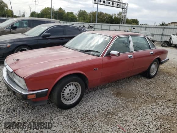 ✅ 1990 Jaguar XJ • VIN: SAJHY1746LC611424 • Лот: 71795134. Опубликован ранее на Copart с пробегом 152 814 миль. Бесплатный доступ к архиву аукционных продаж из США и подробный отчёт об истории автомобиля на DreamBid. Изображение 1.