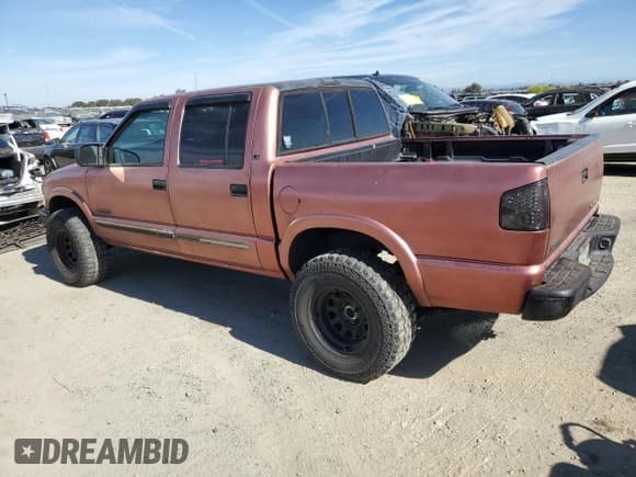 ✅ 2002 Chevrolet S-10 LS • VIN: 1GCDT13W92K224518 • Лот: 76748894. Опубликован ранее на Copart с пробегом 196 469 миль. Бесплатный доступ к архиву аукционных продаж из США и подробный отчёт об истории автомобиля на DreamBid. Изображение 2.