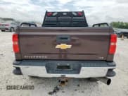 ✅ 2016 Chevrolet Silverado 2500HD LTZ • VIN: 1GC1KWE87GF132342 • Lot: 63491245. Wystawiony na Copart z przebiegiem 330 596 mil. Bezpłatny archiwum sprzedaży aukcyjnych z USA i szczegółowy raport historii pojazdu na DreamBid. Zdjęcie 6.