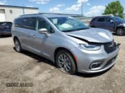 ✅ 2021 Chrysler Pacifica Touring L • VIN: 2C4RC3BG3MR563890 • Lot: 57124325. Wystawiony na Copart z przebiegiem 42 563 mil. Bezpłatny archiwum sprzedaży aukcyjnych z USA i szczegółowy raport historii pojazdu na DreamBid. Zdjęcie 4.