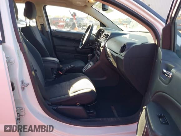 ✅ 2011 Dodge Caliber Mainstreet • VIN: 1B3CB3HA3BD209297 • Лот: 43572244. Опубликован ранее на IAAI с пробегом 111 079 миль. Бесплатный доступ к архиву аукционных продаж из США и подробный отчёт об истории автомобиля на DreamBid. Изображение 5.