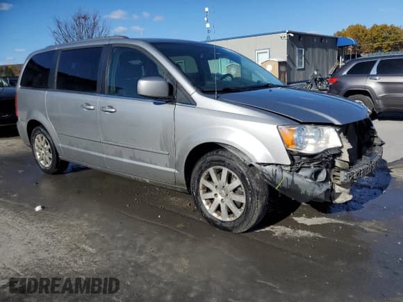 ✅ 2016 Chrysler Town & Country LX • VIN: 2C4RC1AG1GR306723 • Lot: 90092195. Listed on Copart with 171,027 mi. Free auction sales archive from the USA and detailed vehicle history report at DreamBid. Image 4.