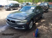 ✅ 2013 BMW 3 Series 328i xDrive • VIN: WBA3B5G53DNS05713 • Lot: 42768480. Wystawiony na IAAI z przebiegiem 133 851 mil. Bezpłatny archiwum sprzedaży aukcyjnych z USA i szczegółowy raport historii pojazdu na DreamBid. Zdjęcie 2.