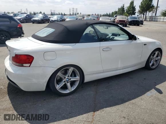✅ 2009 BMW 1 Series 135i • VIN: WBAUN93549VK40406 • Lot: 80407125. Wystawiony na Copart z przebiegiem 78 342 mil. Bezpłatny archiwum sprzedaży aukcyjnych z USA i szczegółowy raport historii pojazdu na DreamBid. Zdjęcie 3.