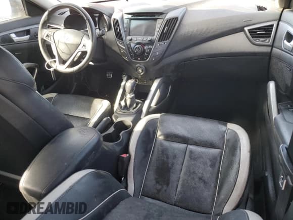 ✅ 2013 Hyundai Veloster Turbo • VIN: KMHTC6AE2DU095611 • Lot: 80224074. Wystawiony na Copart z przebiegiem Nie podano. Bezpłatny archiwum sprzedaży aukcyjnych z USA i szczegółowy raport historii pojazdu na DreamBid. Zdjęcie 8.