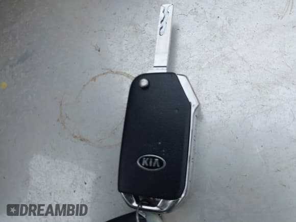 ✅ 2020 Kia Forte LXS • VIN: 3KPF24AD4LE191270 • Lot: 43563193. Wystawiony na IAAI z przebiegiem 78 073 mil. Bezpłatny archiwum sprzedaży aukcyjnych z USA i szczegółowy raport historii pojazdu na DreamBid. Zdjęcie 11.