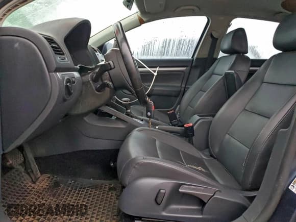 ✅ 2006 Volkswagen Jetta Edition • VIN: 3VWCT71K26M850079 • Lot: 94300985. Listed on Copart with 192,768 mi. Free auction sales archive from the USA and detailed vehicle history report at DreamBid. Image 7.