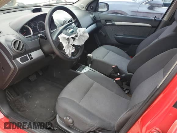 2010 Chevrolet Aveo 1LT z VIN KL1TD5DE9AB115052, wystawiony jako Copart lot #83867324 z przebiegiem Nie podano mil oraz Szkoda całkowita • Salvage title. Historia ofert i sprzedaży dostępna na DreamBid. Obrazek 7.