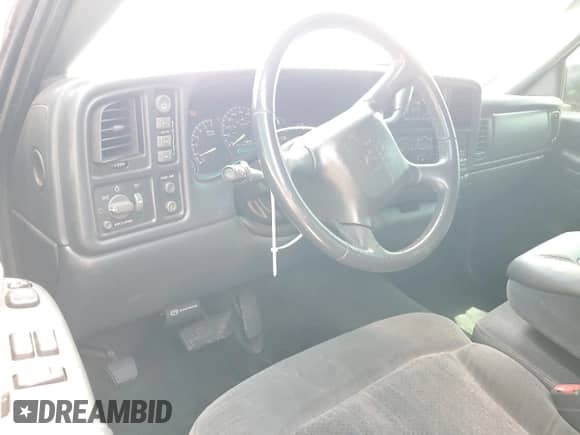 2002 Chevrolet Silverado 1500 LS z VIN 1GCEK14V72Z141352, wystawiony jako Copart lot #61126385 z przebiegiem 200 690 mil mil oraz Szkoda całkowita • Salvage title. Historia ofert i sprzedaży dostępna na DreamBid. Obrazek 8.