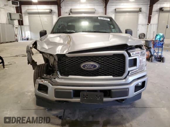 ✅ 2020 Ford F-150 XL • VIN: 1FTEW1EP6LKE27952 • Lot: 93146355. Wystawiony na Copart z przebiegiem 77 507 mil. Bezpłatny archiwum sprzedaży aukcyjnych z USA i szczegółowy raport historii pojazdu na DreamBid. Zdjęcie 5.