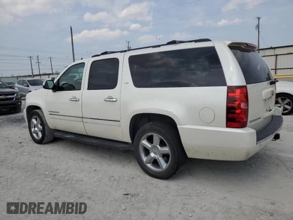 ✅ 2011 Chevrolet Suburban LTZ • VIN: 1GNSCKE0XBR275319 • Lot: 63765554. Wystawiony na Copart z przebiegiem 215 494 mil. Bezpłatny archiwum sprzedaży aukcyjnych z USA i szczegółowy raport historii pojazdu na DreamBid. Zdjęcie 2.