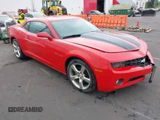 2012 Chevrolet Camaro 2LT z VIN 2G1FC1E37C9173124, wystawiony jako IAAI lot #42975111 z przebiegiem 163 784 mil mil oraz . Historia ofert i sprzedaży dostępna na DreamBid. Obrazek 1.