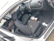 ✅ 2013 Nissan Versa S • VIN: 3N1CN7AP3DL884515 • Лот: 42370789. Опубликован ранее на IAAI с пробегом Не указан. Бесплатный доступ к архиву аукционных продаж из США и подробный отчёт об истории автомобиля на DreamBid. Изображение 5.