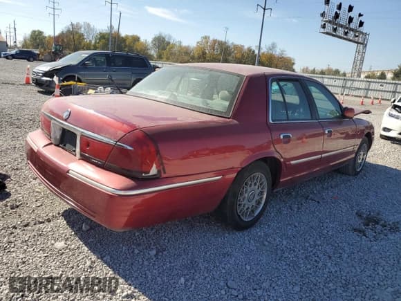 ✅ 2000 Mercury Grand Marquis GS • VIN: 2MEFM74W6YX689107 • Lot: 82719615. Wystawiony na Copart z przebiegiem 85 497 mil. Bezpłatny archiwum sprzedaży aukcyjnych z USA i szczegółowy raport historii pojazdu na DreamBid. Zdjęcie 3.