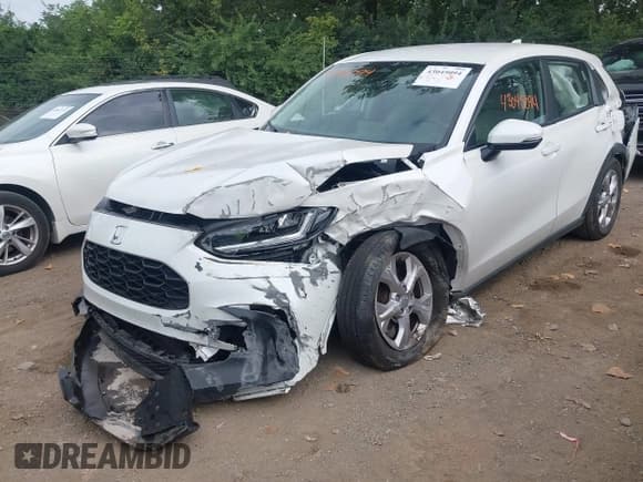 ✅ 2024 Honda HR-V LX • VIN: 3CZRZ2H35RM771808 • Lot: 43045094. Listed on IAAI with 13,817 mi. Free auction sales archive from the USA and detailed vehicle history report at DreamBid. Image 6.