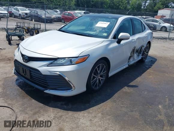 2022 Toyota Camry XLE with VIN 4T1F11AK2NU710770, listed as a IAAI auction lot 42604063 with 5,840 mi miles and . Bid and sale history available at DreamBid. Image 17.