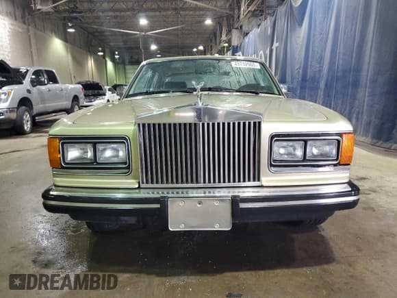 ✅ 1982 Rolls-Royce Silver Spirit • VIN: SCAZS42A9CCX04089 • Lot: 43712965. Listed on Copart with 88,336 mi. Free auction sales archive from the USA and detailed vehicle history report at DreamBid. Image 5.