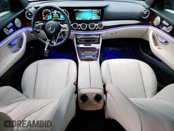 ✅ 2022 Mercedes-Benz E 350 • VIN: W1KZF8DB9NB033855 • Lot: 90850715. Listed on Copart with 22,040 mi. Free auction sales archive from the USA and detailed vehicle history report at DreamBid. Image 8.