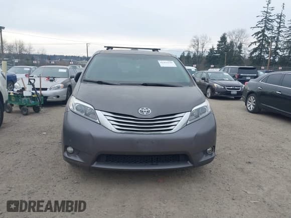 ✅ 2015 Toyota Sienna Limited • VIN: 5TDDK3DC4FS096867 • Lot: 41451129. Listed on IAAI with 226,548 mi. Free auction sales archive from the USA and detailed vehicle history report at DreamBid. Image 12.