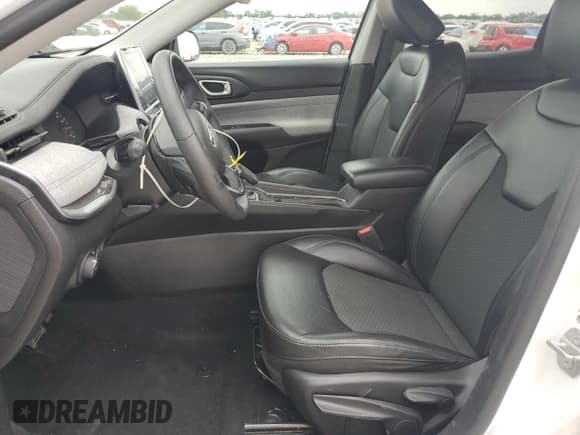 ✅ 2022 Jeep Compass Latitude • VIN: 3C4NJCBB8NT138205 • Lot: 60247585. Listed on Copart with 51,703 mi. Free auction sales archive from the USA and detailed vehicle history report at DreamBid. Image 7.