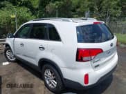 ✅ 2015 Kia Sorento LX • VIN: 5XYKTDA74FG632845 • Lot: 42660399. Listed on IAAI with 93,386 mi. Free auction sales archive from the USA and detailed vehicle history report at DreamBid. Image 3.