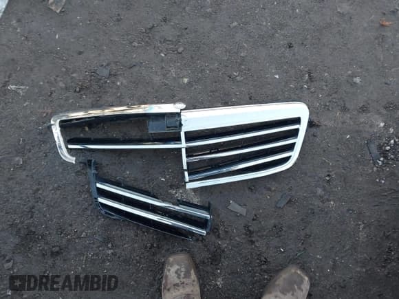 ✅ 2010 Mercedes-Benz E 350 Sport • VIN: WDDHF8HB9AA066246 • Lot: 43770743. Listed on IAAI with 130,753 mi. Free auction sales archive from the USA and detailed vehicle history report at DreamBid. Image 11.