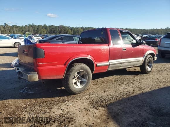 ✅ 1998 Chevrolet S-10 LS • VIN: 1GCCS19X1W8131963 • Lot: 80680024. Wystawiony na Copart z przebiegiem Nie podano. Bezpłatny archiwum sprzedaży aukcyjnych z USA i szczegółowy raport historii pojazdu na DreamBid. Zdjęcie 3.